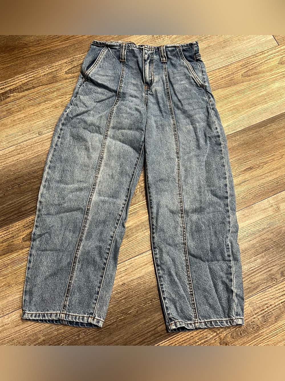 Future Collective Barrel Jeans Size 2 High Rise Wide Leg Seamed Medium Wash